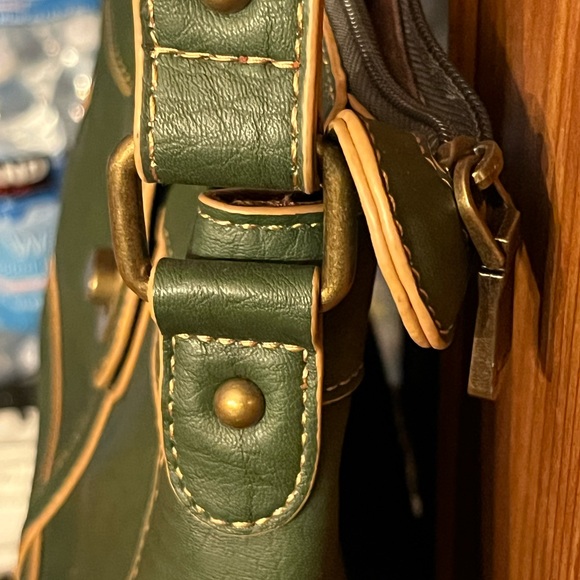 B.O.C. BORN CONCEPTS - EUC Shoulder purse/7 pocket bag/Olive Green - Picture 8 of 12